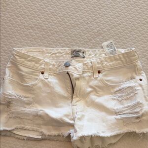 Abercrombie & Fitch White Distressed Jean Shorts size 26/2